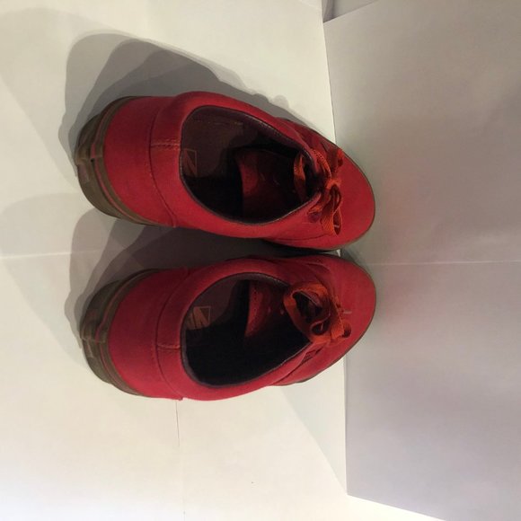 Men’s Red Vans - Picture 3 of 4